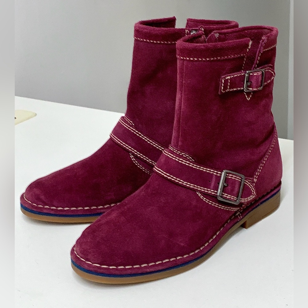 Women's 8.5 Medium Hush Puppies Suede Side Zip Rubber Waffle Soled Casual Boots